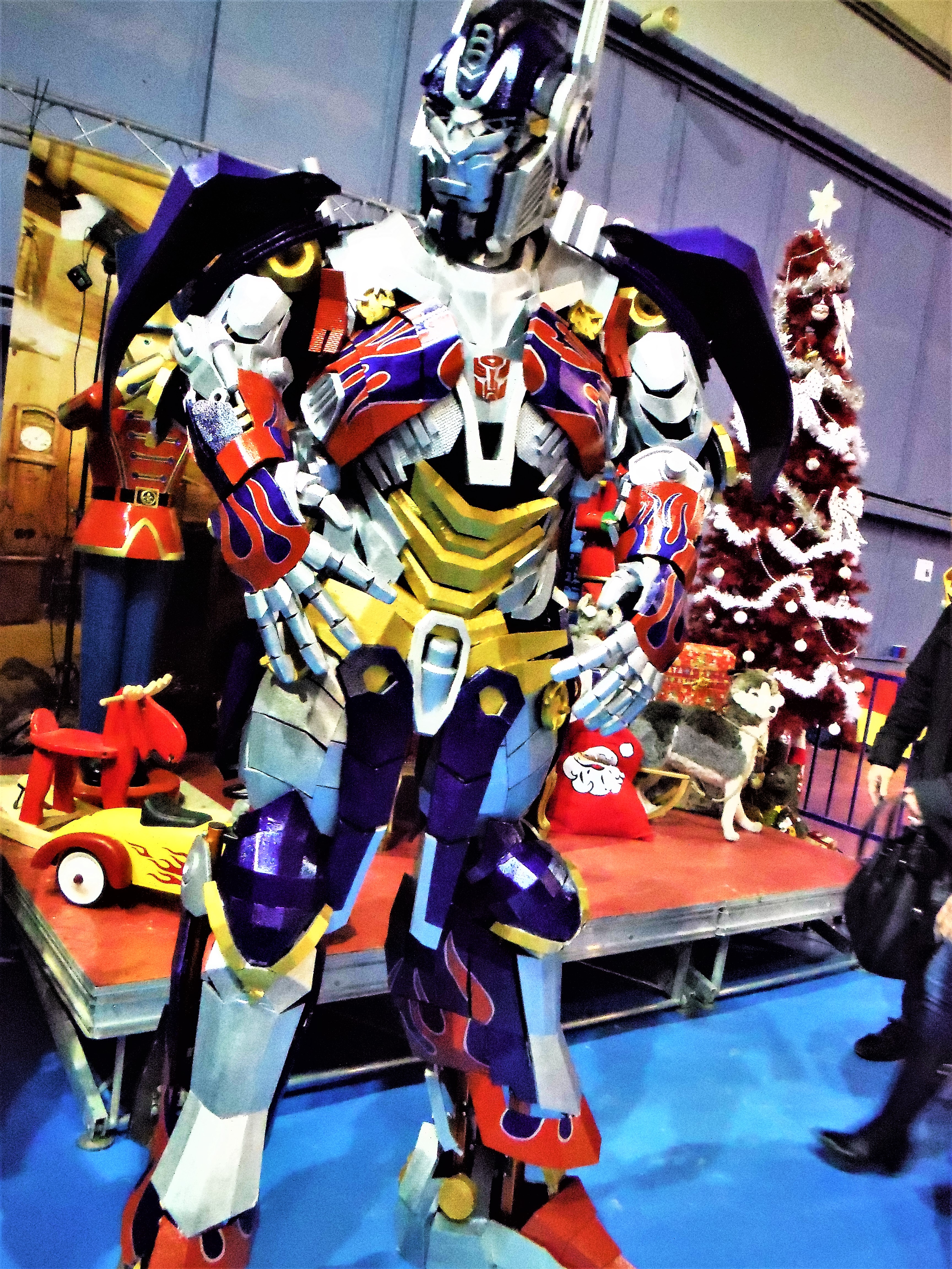 alt "TRANSFORMER ET IRON MAN EN DÉAMBULATION"