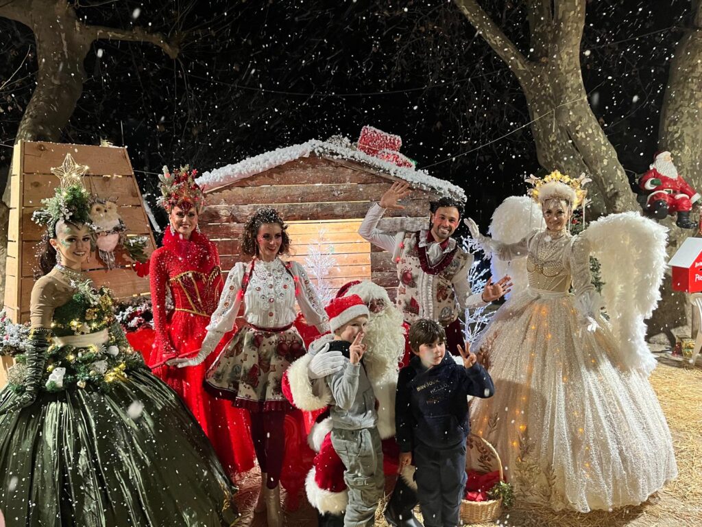 alt" parade les princesses de noël" Pépites Production Spectacles