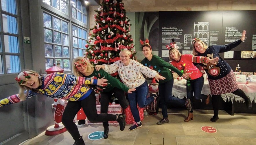 alt" Le pull moche de Noël 9"